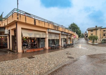 Shop Via Mazzini, 63 
 Sale Marasino, Sale Marasino - photo 1