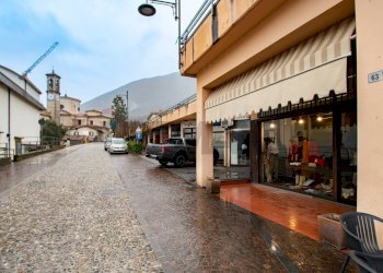Shop Via Mazzini, 63 
 Sale Marasino, Sale Marasino - photo 2