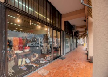 Shop Via Mazzini, 63 
 Sale Marasino, Sale Marasino - photo 5