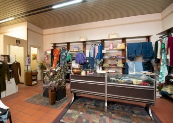 Shop Via Mazzini, 63 
 Sale Marasino, Sale Marasino - photo 9