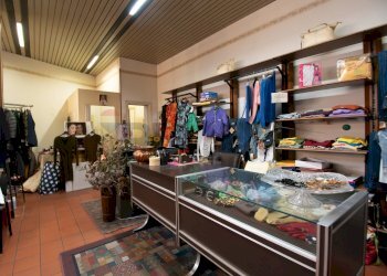 Shop Via Mazzini, 63 
 Sale Marasino, Sale Marasino - photo 10