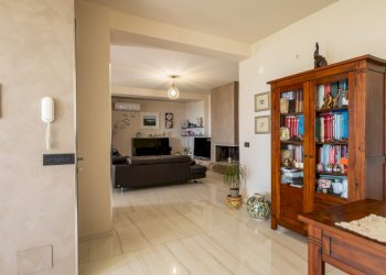 5.jpg - Villa Via Vincenzo Bellini 163, Piedimonte Etneo - foto 9