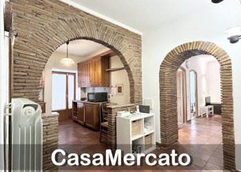 b34.jpg - Trilocale Via San Sebastiano, Rocca di Papa - foto 12