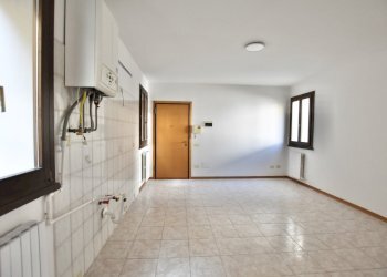 zona giorno - Bilocale Via Vittorio Veneto 16, San Pietro in Casale - foto 2