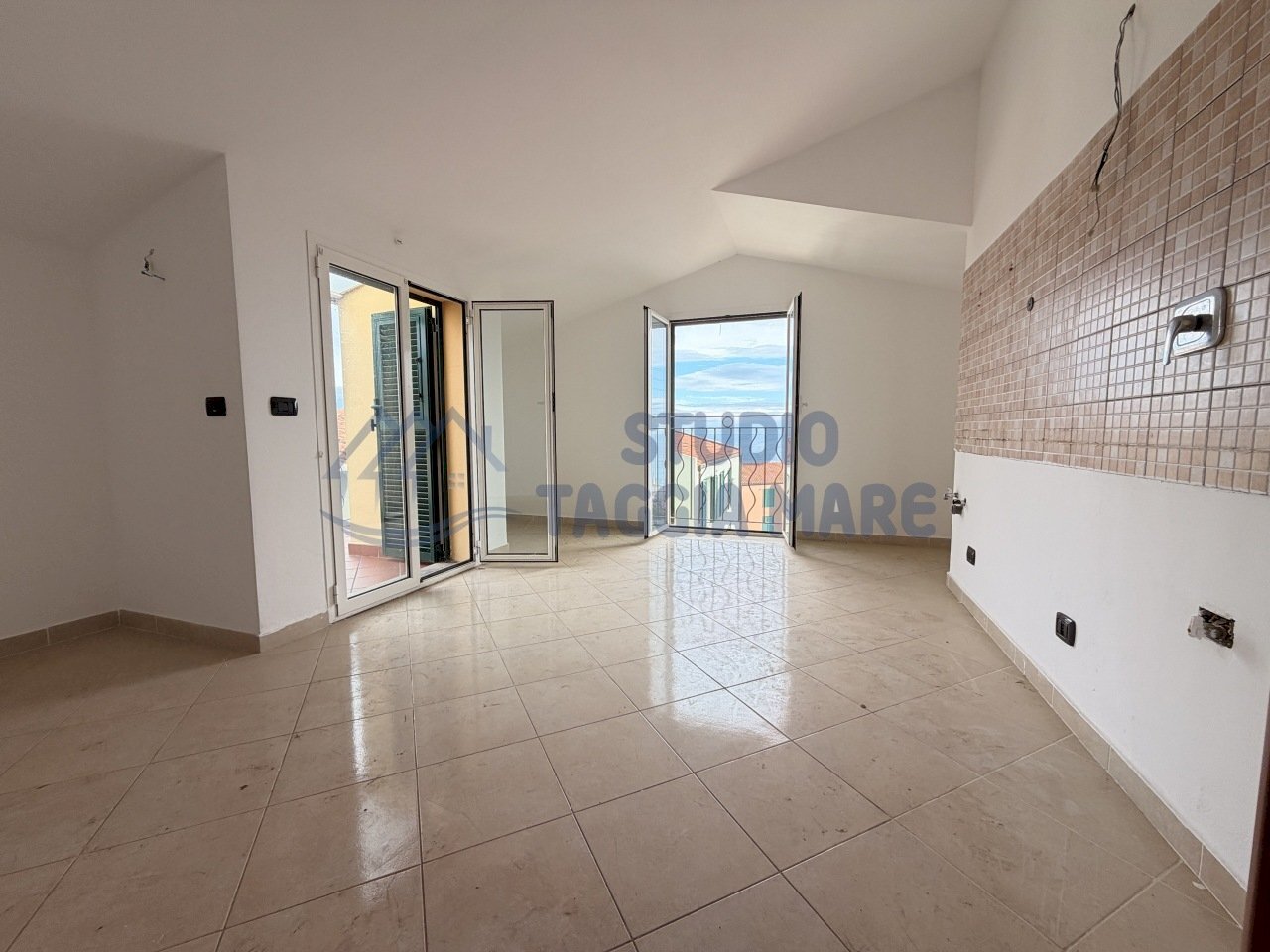 9.JPG - Trilocale Via Belvedere 5, Riva Ligure - foto 3