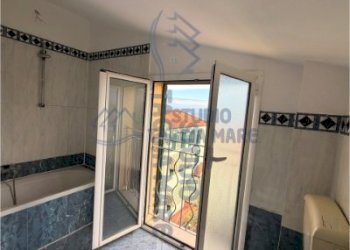 15.JPG - Trilocale Via Belvedere 5, Riva Ligure - foto 14