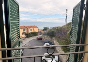 16.JPG - Trilocale Via Belvedere 5, Riva Ligure - foto 1