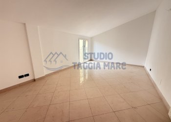 2.JPG - Trilocale Via Belvedere 5, Riva Ligure - foto 8