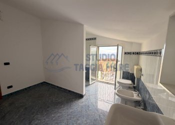 14.JPG - Trilocale Via Belvedere 5, Riva Ligure - foto 13