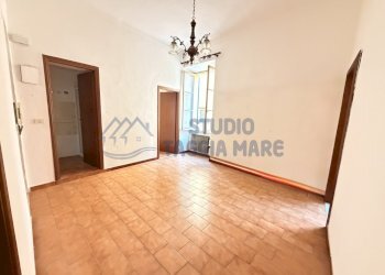 IMG_0084.jpg - Quadrilocale Via Nino Bixio, Riva Ligure - foto 1