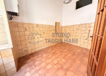 IMG_0087.jpg - Quadrilocale Via Nino Bixio, Riva Ligure - foto 4