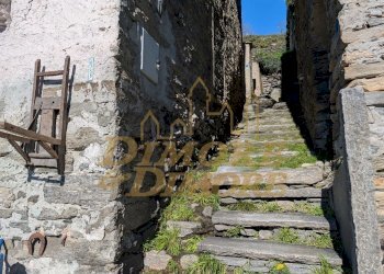 Accesso appartamento.jpg - Quadrilocale Crevoladossola - foto 5