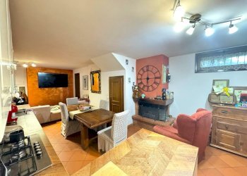 efgefgrg.jpg - Villa Via delle Case, Vaiano - photo 12