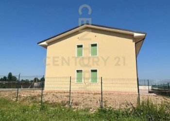 foto palazzina esterna (11).JPG - Trilocale Via Toffanelle Nuove snc, Zevio - foto 4