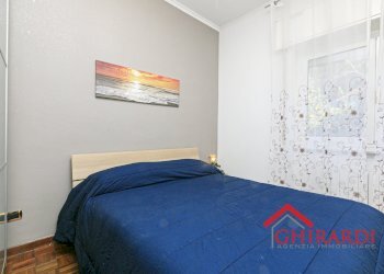 5.0 CAMERA 2.jpg - Apartment Via Antonio Sant'Elia 190, Genova (neighborhood Sestri Ponente) - photo 21