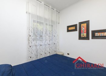 5.1 CAMERA 2.jpg - Apartment Via Antonio Sant'Elia 190, Genova (neighborhood Sestri Ponente) - photo 22