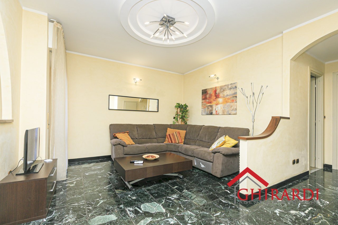 2.0 SOGGIORNO.jpg - Appartamento Via Antonio Sant'Elia 190, Genova (zona Sestri Ponente) - foto 2