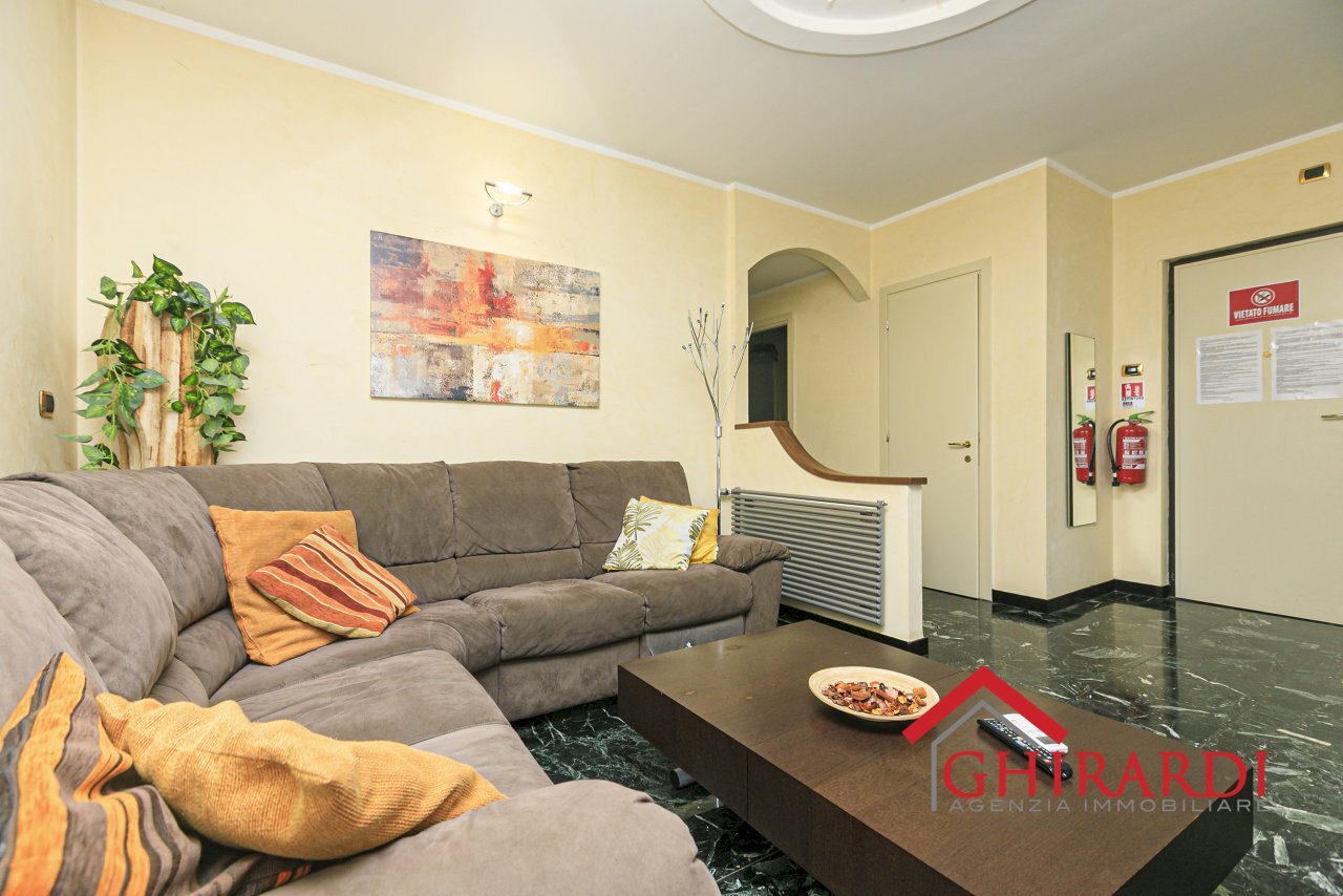 2.1 SOGGIORNO.jpg - Appartamento Via Antonio Sant'Elia 190, Genova (zona Sestri Ponente) - foto 3