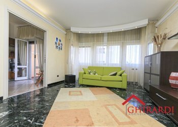 2.4 SOGGIORNO.jpg - Appartamento Via Antonio Sant'Elia 190, Genova (zona Sestri Ponente) - foto 6