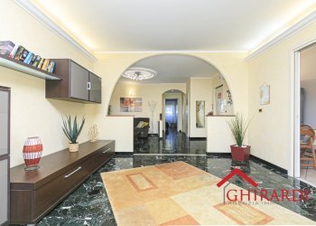 2.7 SOGGIORNO.jpg - Appartamento Via Antonio Sant'Elia 190, Genova (zona Sestri Ponente) - foto 9