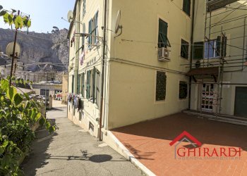 8.0 edificio.jpg - Appartamento Via Panigaro 8, Genova (zona Sestri Ponente) - foto 27