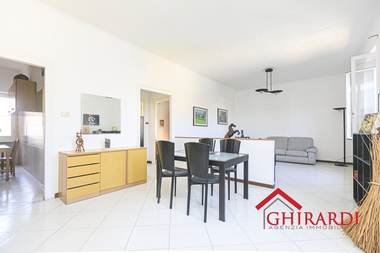 1.1 soggiorno.jpg - Appartamento Via P. D.da Bissone 4, Genova (zona Sestri Ponente) - foto 3