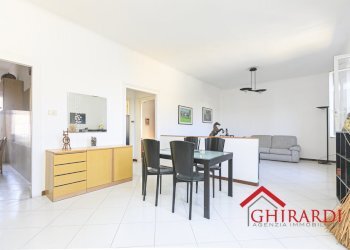 1.1 soggiorno.jpg - Appartamento Via P. D.da Bissone 4, Genova (zona Sestri Ponente) - foto 3