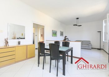 1.2 soggiorno.jpg - Appartamento Via P. D.da Bissone 4, Genova (zona Sestri Ponente) - foto 4