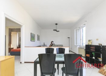 1.3 soggiorno.jpg - Appartamento Via P. D.da Bissone 4, Genova (zona Sestri Ponente) - foto 5