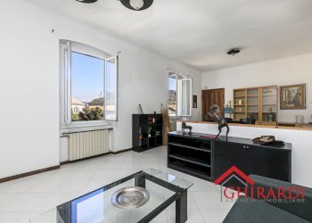 1.7 soggiorno.jpg - Appartamento Via P. D.da Bissone 4, Genova (zona Sestri Ponente) - foto 9