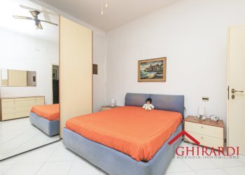 3.2 camera 1.jpg - Appartamento Via P. D.da Bissone 4, Genova (zona Sestri Ponente) - foto 19