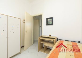 4.2 camera 2.jpg - Appartamento Via P. D.da Bissone 4, Genova (zona Sestri Ponente) - foto 24