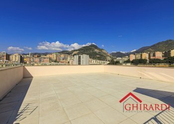 8.0 terrazzo.jpg - Appartamento Via P. D.da Bissone 4, Genova (zona Sestri Ponente) - foto 2