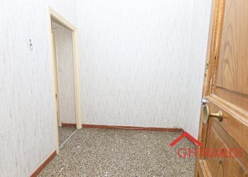 1.0 INGRESSO.jpg - Appartamento VIA ANDREA DEL SARTO  15, Genova (zona Sestri Ponente) - foto 3