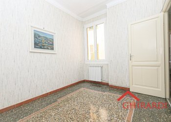 4.3 CAMERA1.jpg - Appartamento VIA ANDREA DEL SARTO  15, Genova (zona Sestri Ponente) - foto 18