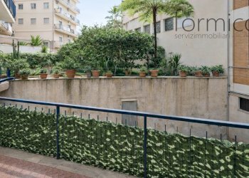 Four-room apartment Portici - photo 12