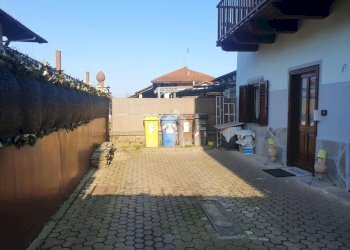 Semi-detached house Via Nino Costa, Front - photo 3