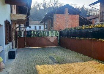 Semi-detached house Via Nino Costa, Front - photo 4