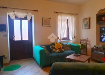 Semi-detached house Via Nino Costa, Front - photo 10