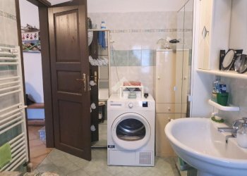 Semi-detached house Via Nino Costa, Front - photo 12