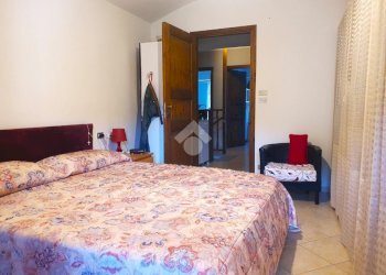 Semi-detached house Via Nino Costa, Front - photo 15