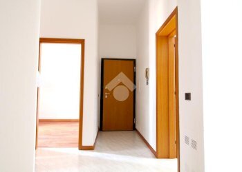 Three-room apartment Via C. Bergamini, San Felice sul Panaro - photo 2