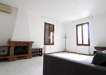 Three-room apartment Via C. Bergamini, San Felice sul Panaro - photo 6