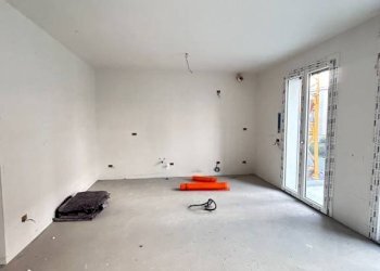 Four-room apartment Vedano al Lambro - photo 3
