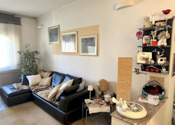 Soggiorno - Quadrilocale via Giovanni Pascoli, 17, Asti - foto 2