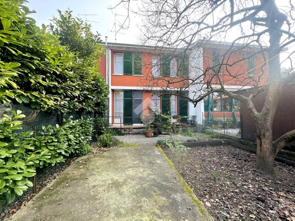 Villa a Schiera Via villaggio ina, Cesate - foto 1