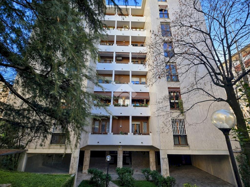 Three-room apartment Via Dei Valtorta, Milano (neighborhood Turro) - photo 1