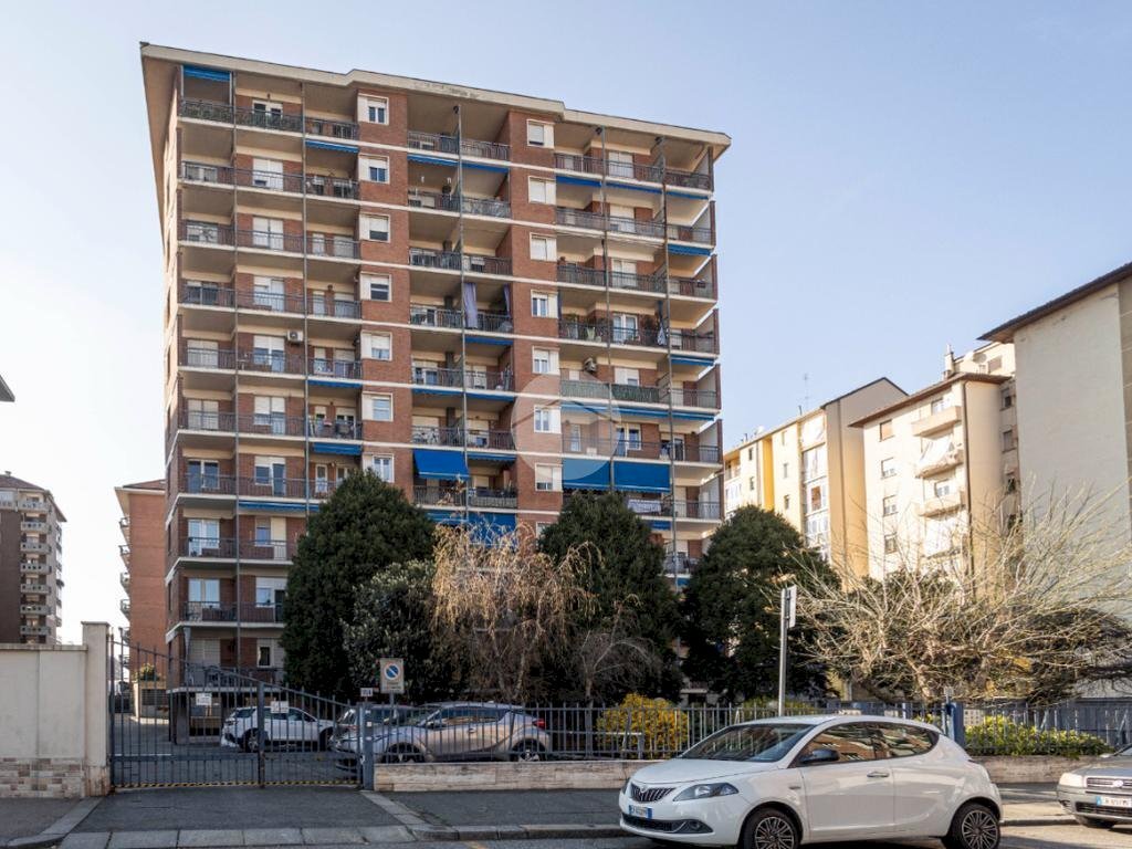 Bilocale Via roccavione, Torino (zona Borgo Vittoria) - foto 1