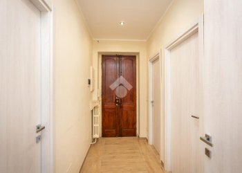 One-room apartment Corso Belgio, Torino (neighborhood Vanchiglietta) - photo 10