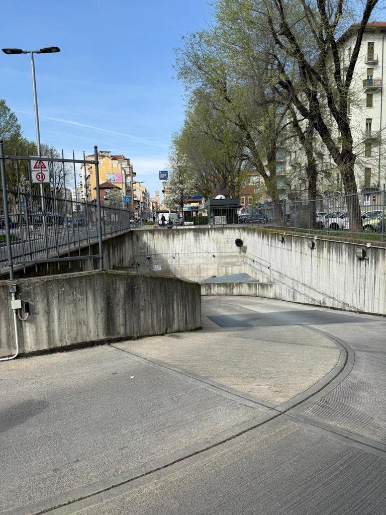Box Piazza Gian Pietro Chironi, Torino (zona Parella) - foto 1
